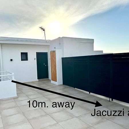 Suites With Magical View & Jacuzzi Athens Exterior photo