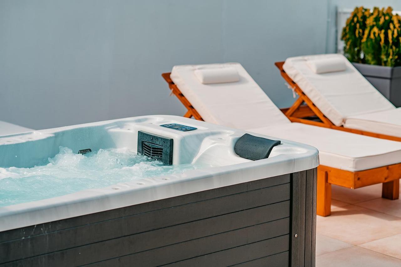 Suites With Magical View & Jacuzzi Athens Exterior photo